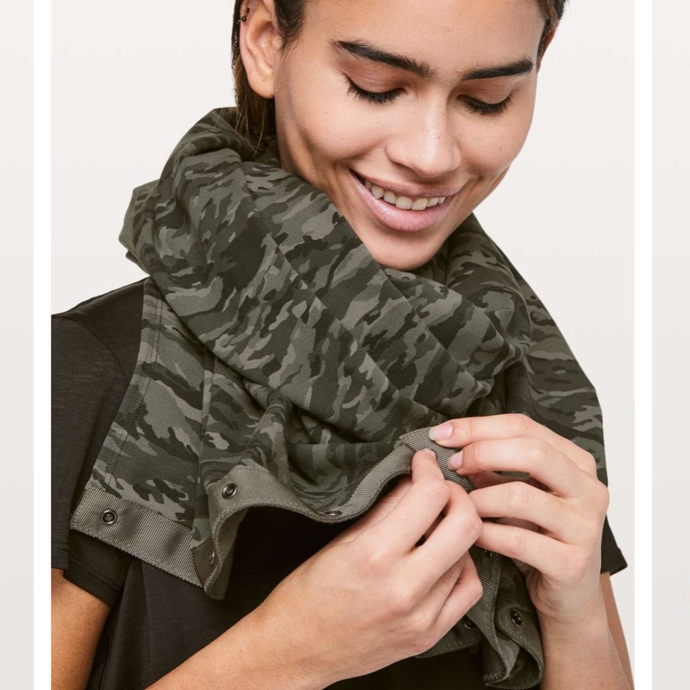 NWOT, Lululemon Vinyasa Scarf